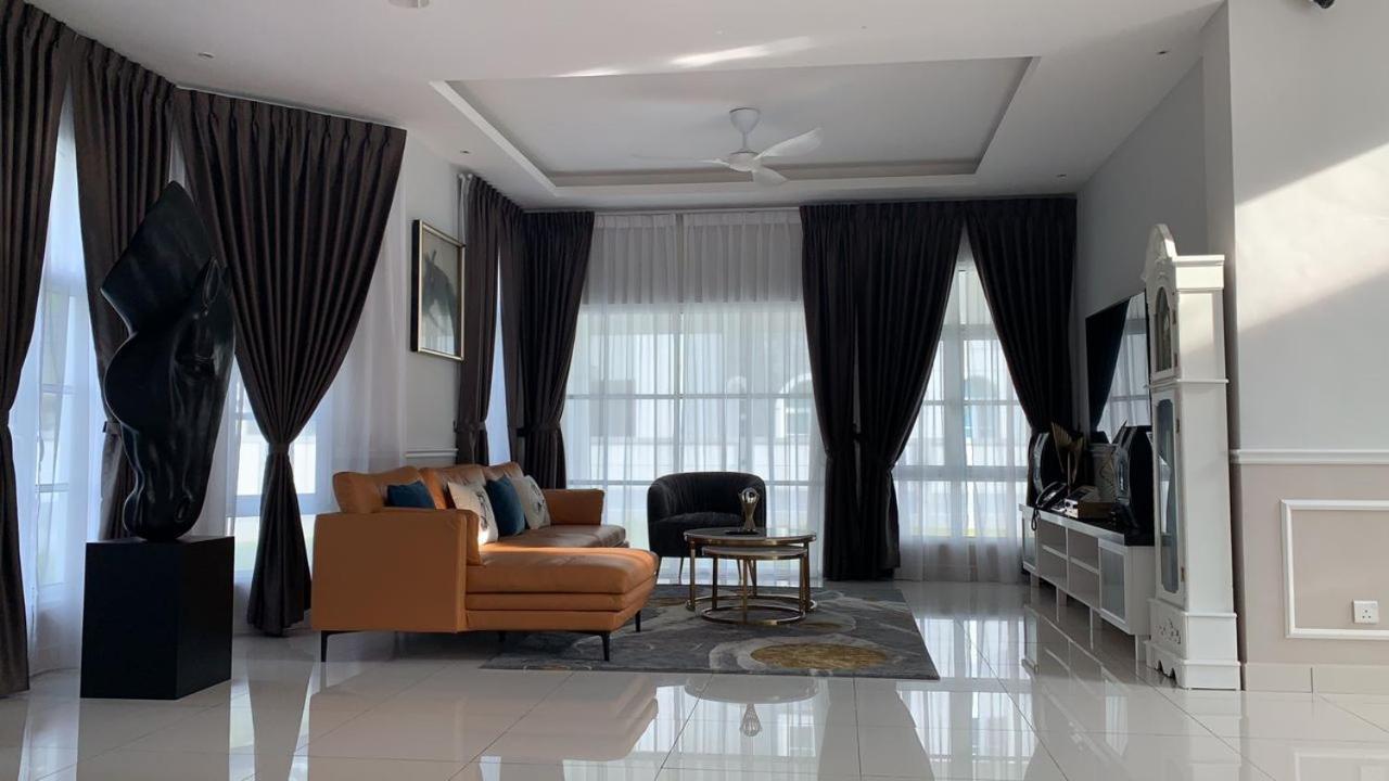 Turf Resort Penang - 6 Bedrooms Bungalow George Town Buitenkant foto